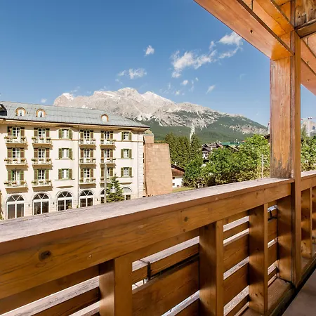 Radisson Residences Savoia Palace 4* كورتينا دامبيتزو