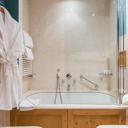 Radisson Residences Savoia Palace كورتينا دامبيتزو