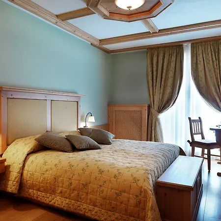 מלון דירות Radisson Residences Savoia Palace קורטינה ד'אמפזו
